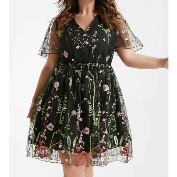 BloomChic Dresses & Skirts - NWT Bloomchic Floral Embroidered Mesh Elastic Waist Dress Size 18/20